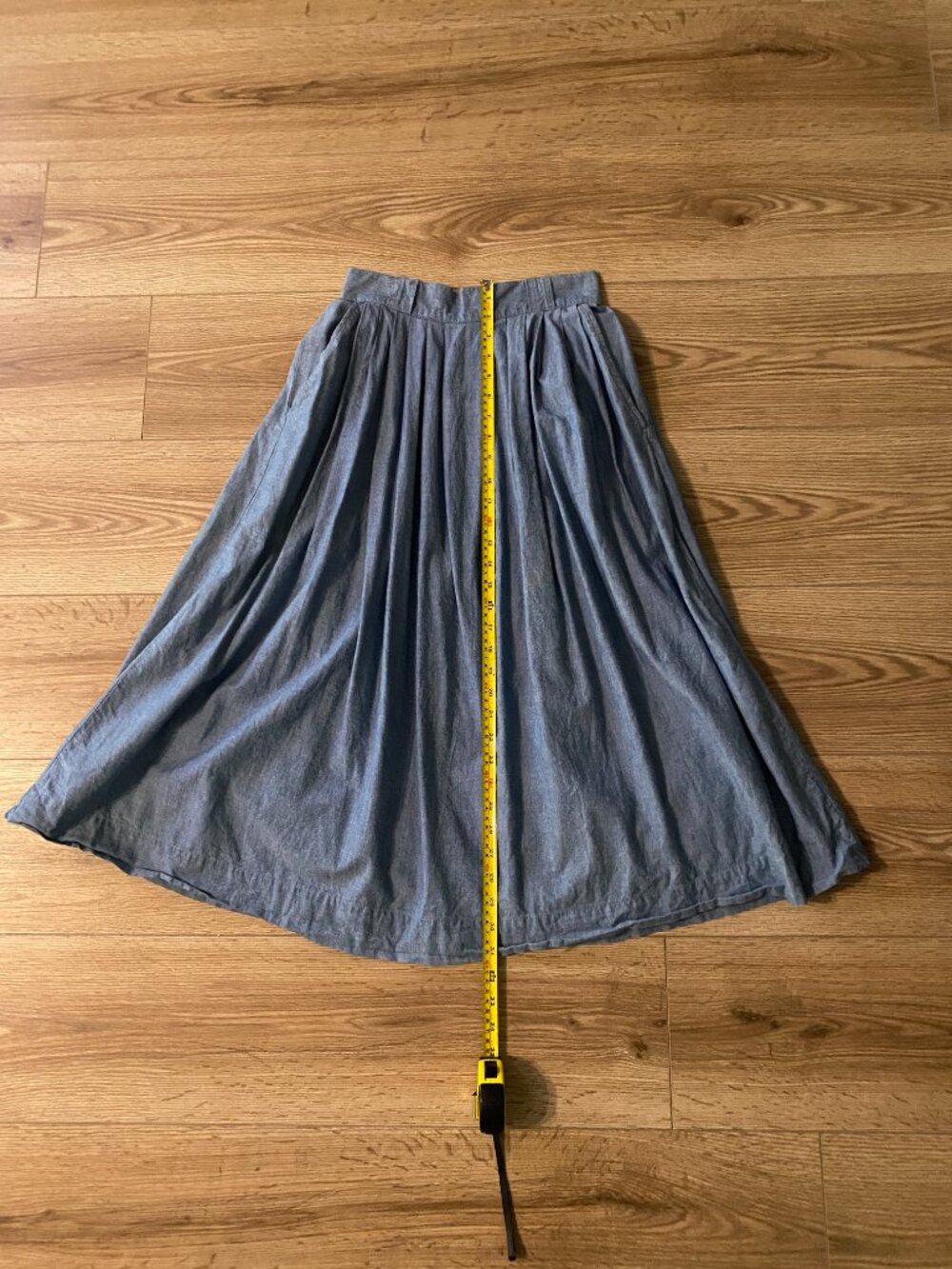 Vintage 1980s Denim Look Midi/Tea Length Skirt | Size 6 Petite |Pockets - Picture 4 of 9